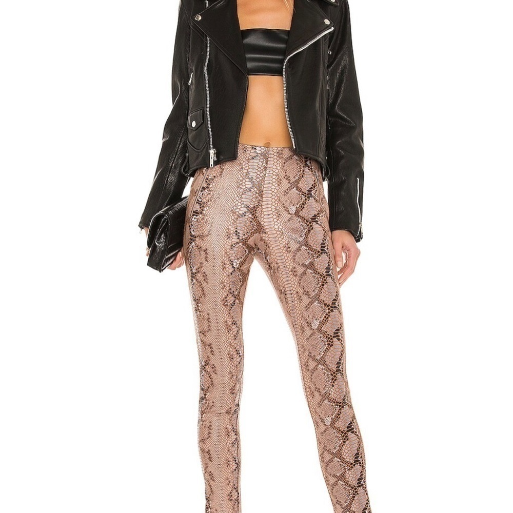 𝅺NWT, Kendall & Kylie Python Print Skinny Pants